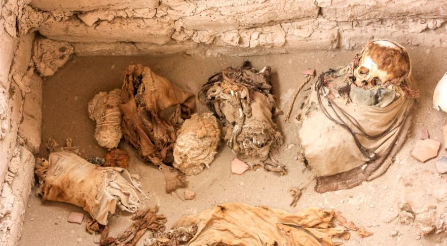 Descubren momias con “cabezas falsas” en Perú
